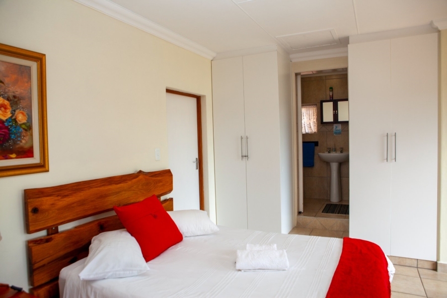 4 Bedroom Property for Sale in Southern Cross Western Cape